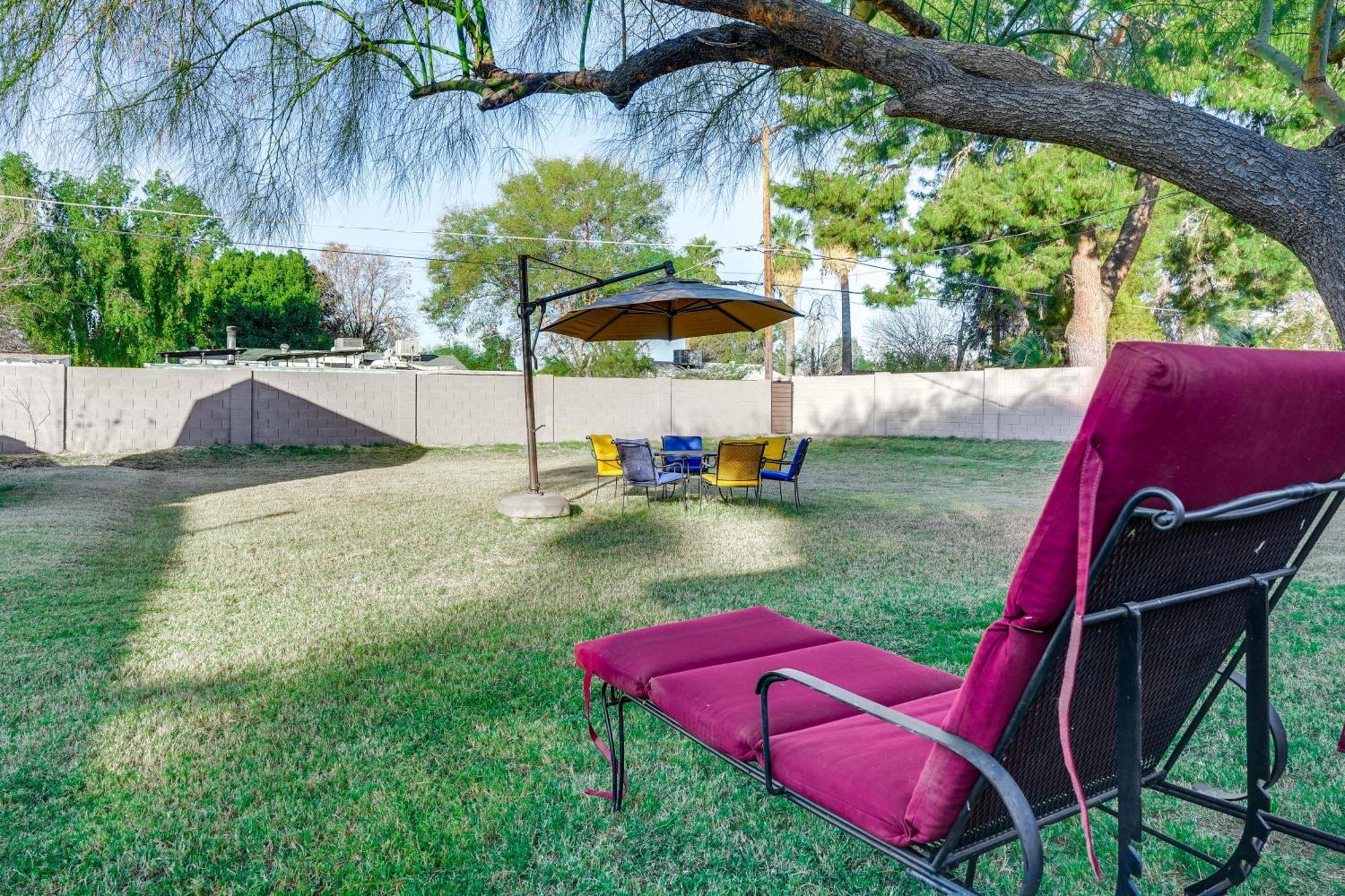 Pet-Friendly Phoenix Home With Breezeway And Fire Pit! Exterior photo